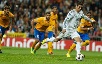 壹体育热评-格列兹曼任意球绝杀再现经典时刻